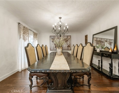 828 S Sunset Canyon - Photo Thumbnail 3