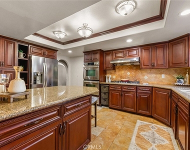 828 S Sunset Canyon - Photo Thumbnail 5