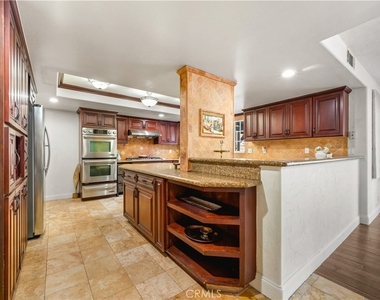 828 S Sunset Canyon - Photo Thumbnail 6
