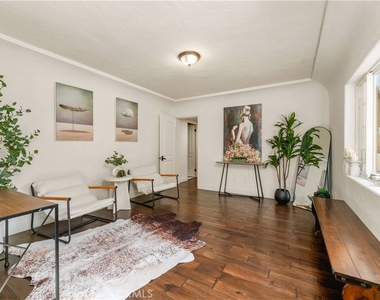 828 S Sunset Canyon - Photo Thumbnail 9