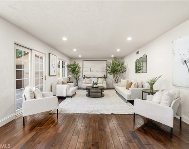 828 S Sunset Canyon - Photo Thumbnail 7