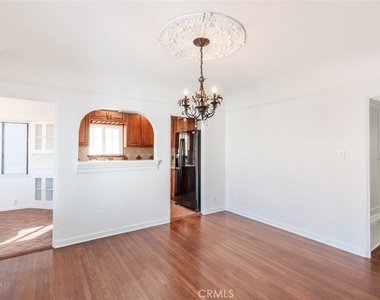2230 Montrose Avenue - Photo Thumbnail 10