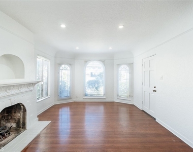 2230 Montrose Avenue - Photo Thumbnail 9