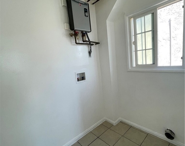 10244 S Van Ness Avenue - Photo Thumbnail 5