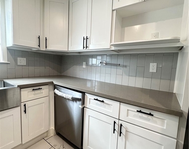 1033 S Bonnie Beach Place - Photo Thumbnail 4