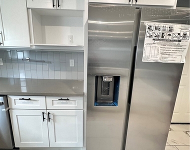 1033 S Bonnie Beach Place - Photo Thumbnail 6