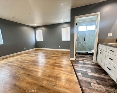 1033 S Bonnie Beach Place - Photo Thumbnail 18