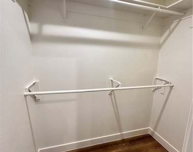 1033 S Bonnie Beach Place - Photo Thumbnail 14