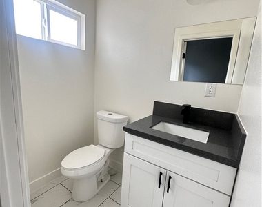 1033 S Bonnie Beach Place - Photo Thumbnail 11
