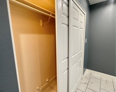 1033 S Bonnie Beach Place - Photo Thumbnail 10