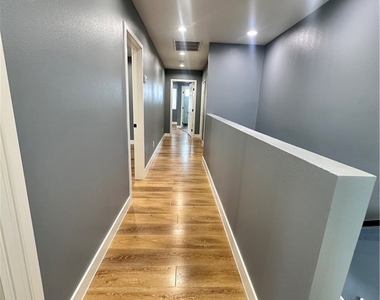 1033 S Bonnie Beach Place - Photo Thumbnail 17