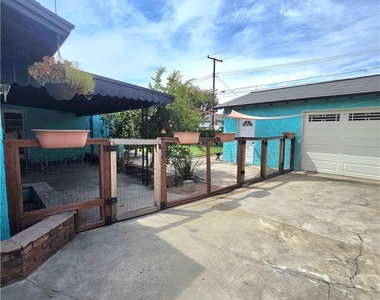 932 W Granada Court - Photo Thumbnail 21