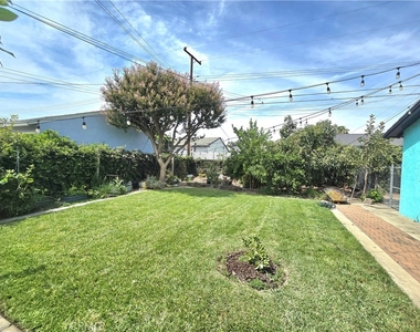 932 W Granada Court - Photo Thumbnail 23