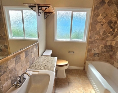 932 W Granada Court - Photo Thumbnail 13