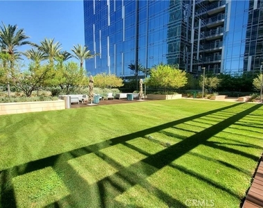 877 Francisco Street - Photo Thumbnail 13
