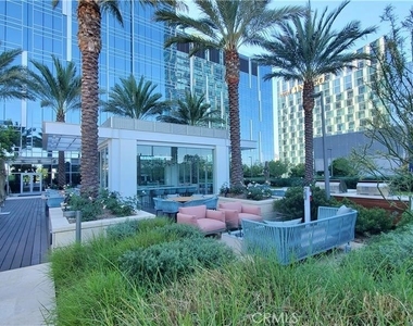 877 Francisco Street - Photo Thumbnail 11