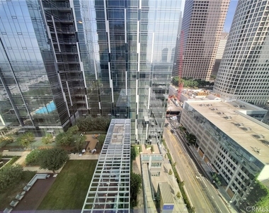 877 Francisco Street - Photo Thumbnail 6