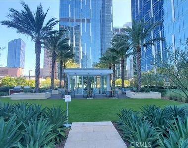 877 Francisco Street - Photo Thumbnail 12