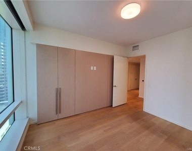 877 Francisco Street - Photo Thumbnail 5