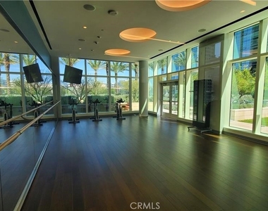 877 Francisco Street - Photo Thumbnail 16