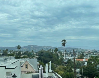 565 N Mariposa - Photo Thumbnail 14
