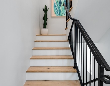 2824 Rowena Avenue - Photo Thumbnail 15