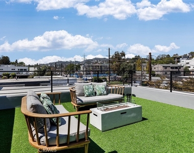 2824 Rowena Avenue - Photo Thumbnail 1