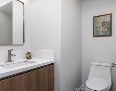 2824 Rowena Avenue - Photo Thumbnail 11