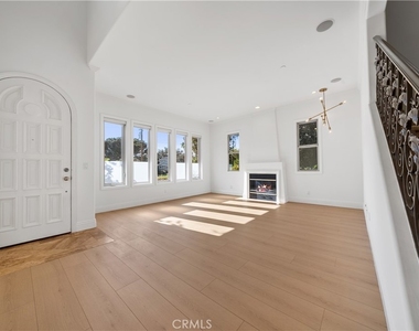 2753 Piedmont - Photo Thumbnail 6