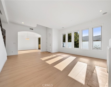 2753 Piedmont - Photo Thumbnail 8