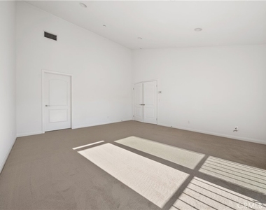 2753 Piedmont - Photo Thumbnail 25