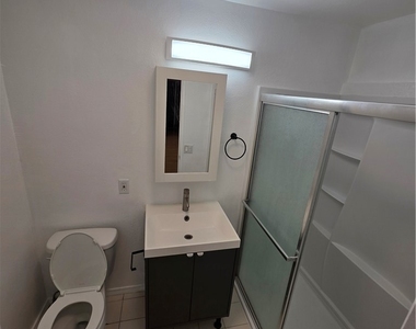 500 Jackson Place - Photo Thumbnail 34
