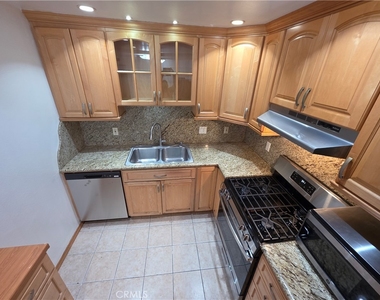 500 Jackson Place - Photo Thumbnail 14