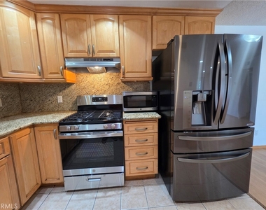 500 Jackson Place - Photo Thumbnail 15