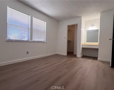 929 W Sierra Madre - Photo Thumbnail 5