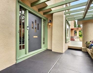 846 Mandana Blvd - Photo Thumbnail 3