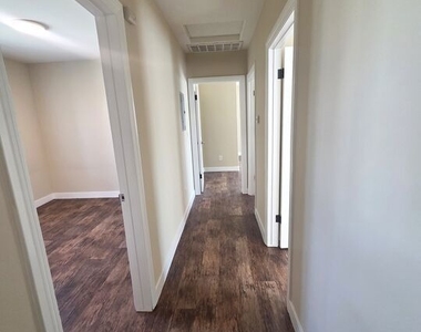 1721 W 39th Pl - Photo Thumbnail 5