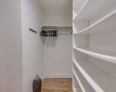 21447 Providencia Street - Photo Thumbnail 55