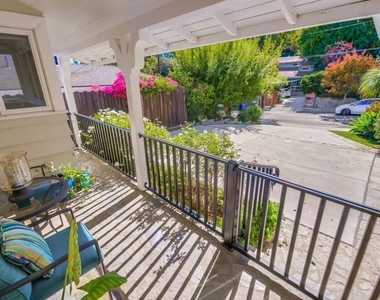 21447 Providencia Street - Photo Thumbnail 8