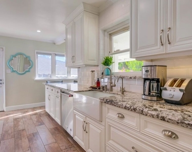 21447 Providencia Street - Photo Thumbnail 30