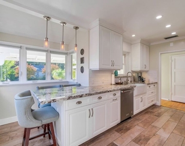 21447 Providencia Street - Photo Thumbnail 28