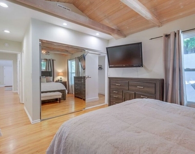 21447 Providencia Street - Photo Thumbnail 46