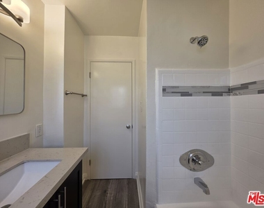 221 Argonne Avenue - Photo Thumbnail 27