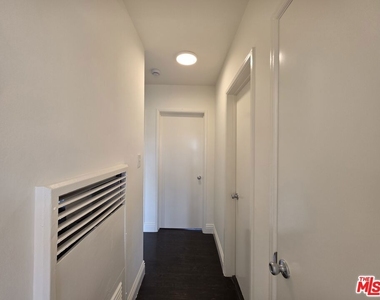 221 Argonne Avenue - Photo Thumbnail 34
