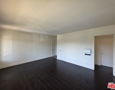 221 Argonne Avenue - Photo Thumbnail 2