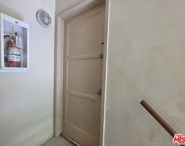 221 Argonne Avenue - Photo Thumbnail 51