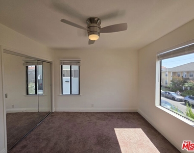 221 Argonne Avenue - Photo Thumbnail 17