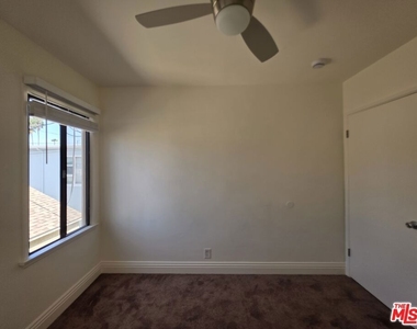 221 Argonne Avenue - Photo Thumbnail 41