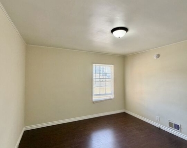 1244 Smithwood Drive - Photo Thumbnail 12