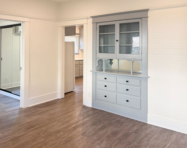 113 N Ivy Avenue - Photo Thumbnail 3